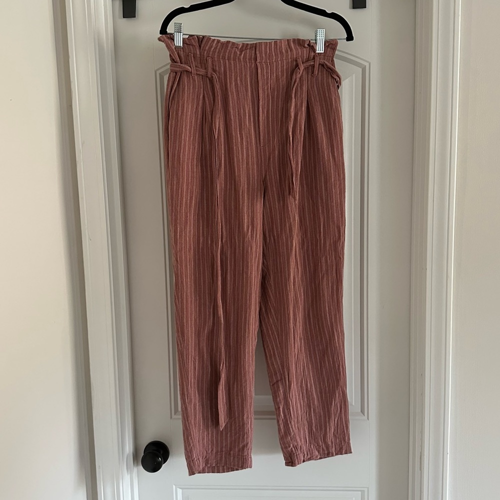 American Eagle linen pants with belt. Size M.